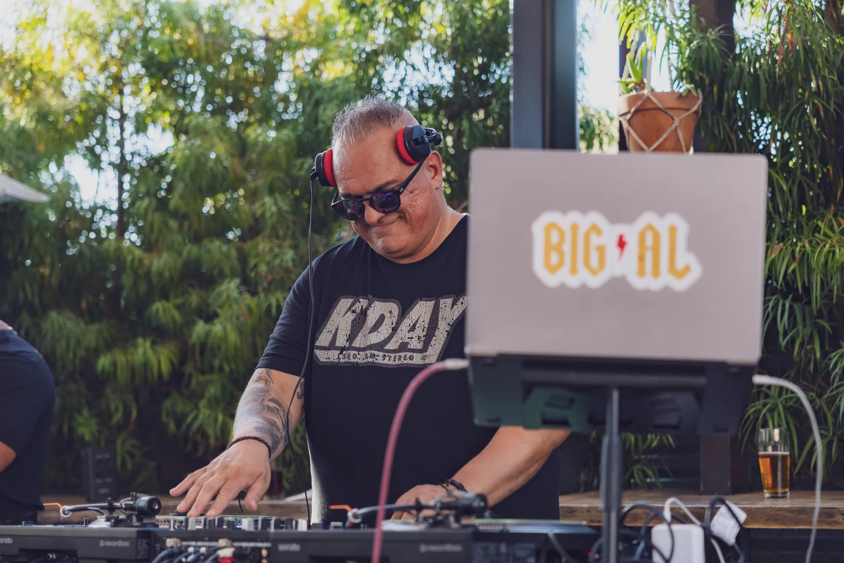 DJ Big Al performing at L.A. Tardeada